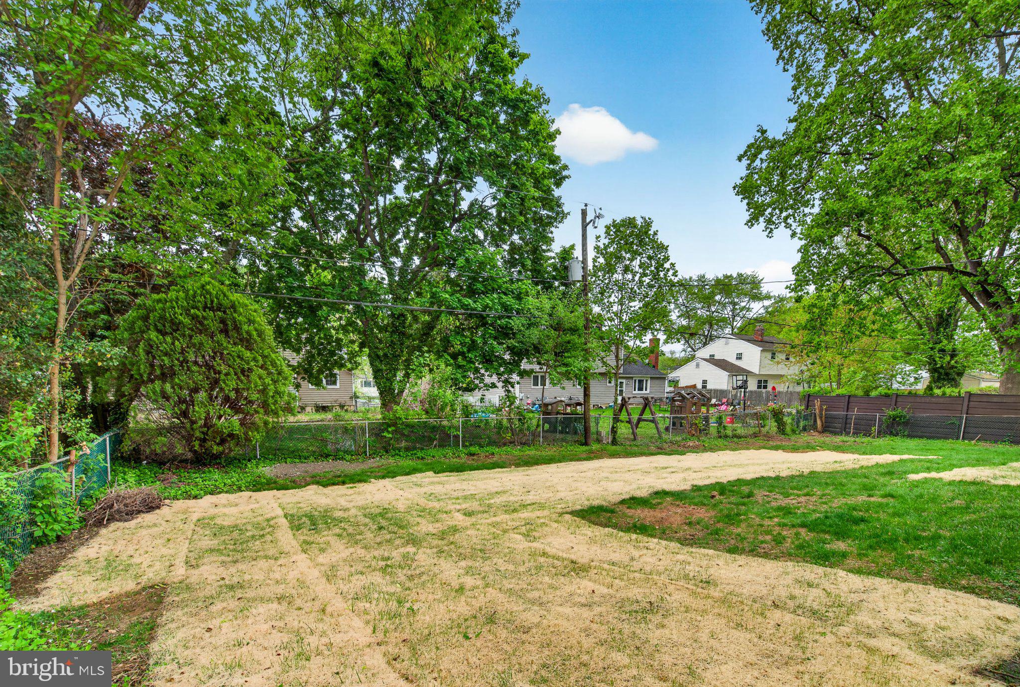 3312 Englewood Road Wilmington, DE 19810 - Photo 57 of 80 Spacious yard embraced by greenery.