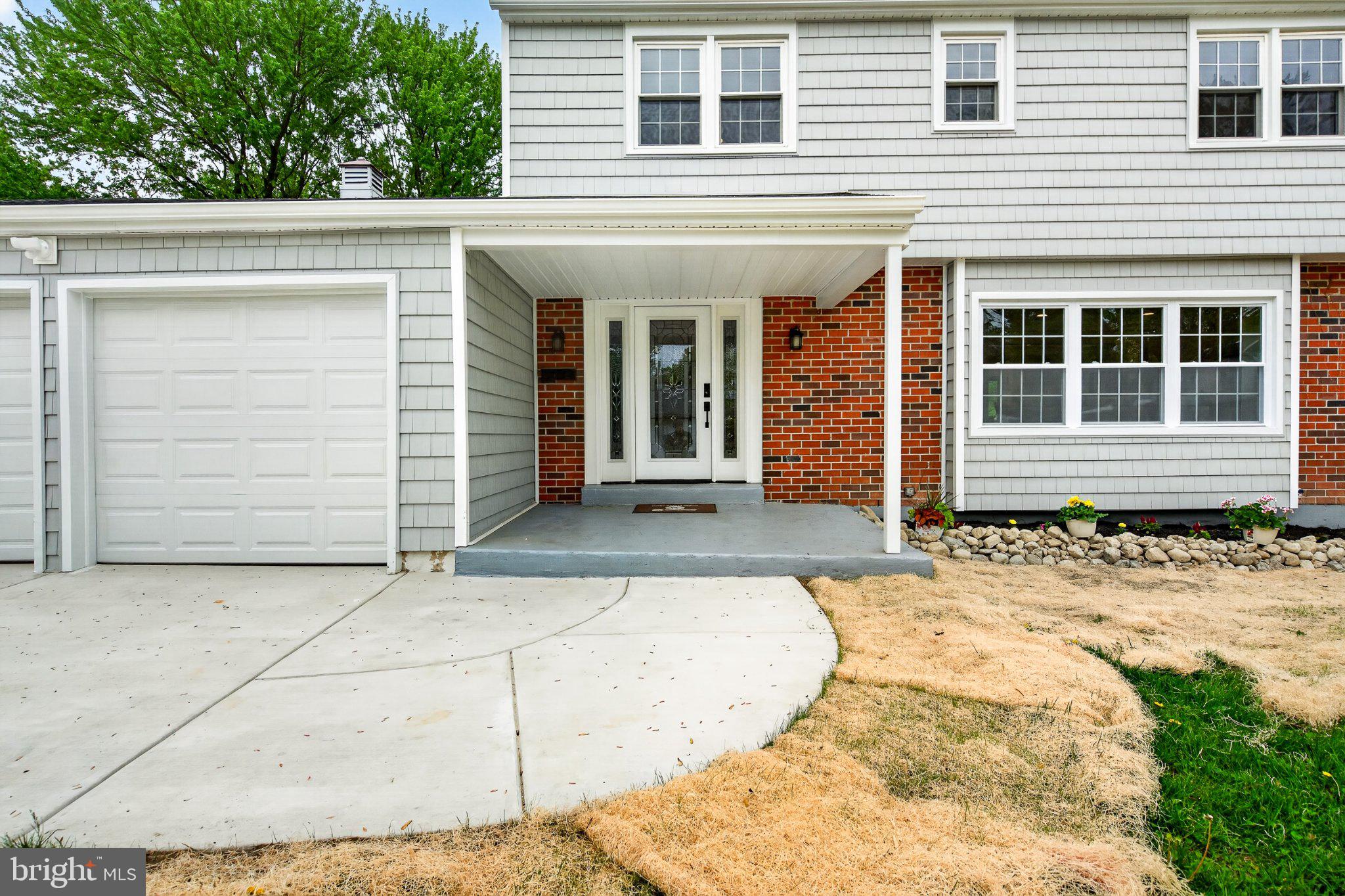 3312 Englewood Road Wilmington, DE 19810 - Photo 6 of 80 Charming entryway with modern appeal.