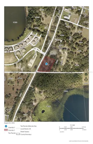 a black and white photo of a room