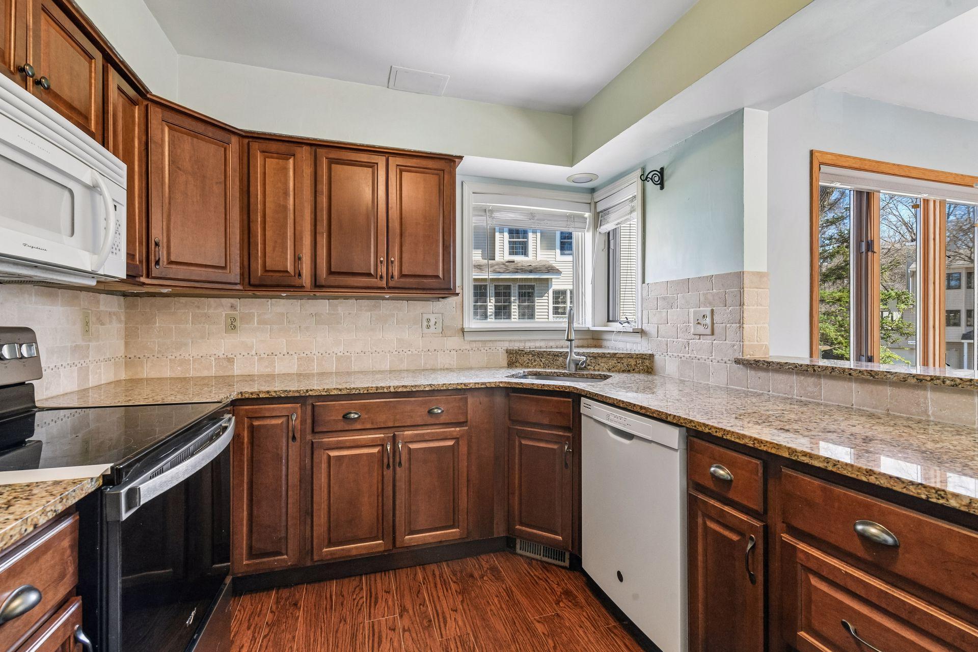 4943 Bayswater Road Minnetonka, MN 55345 - Photo 16 of 56