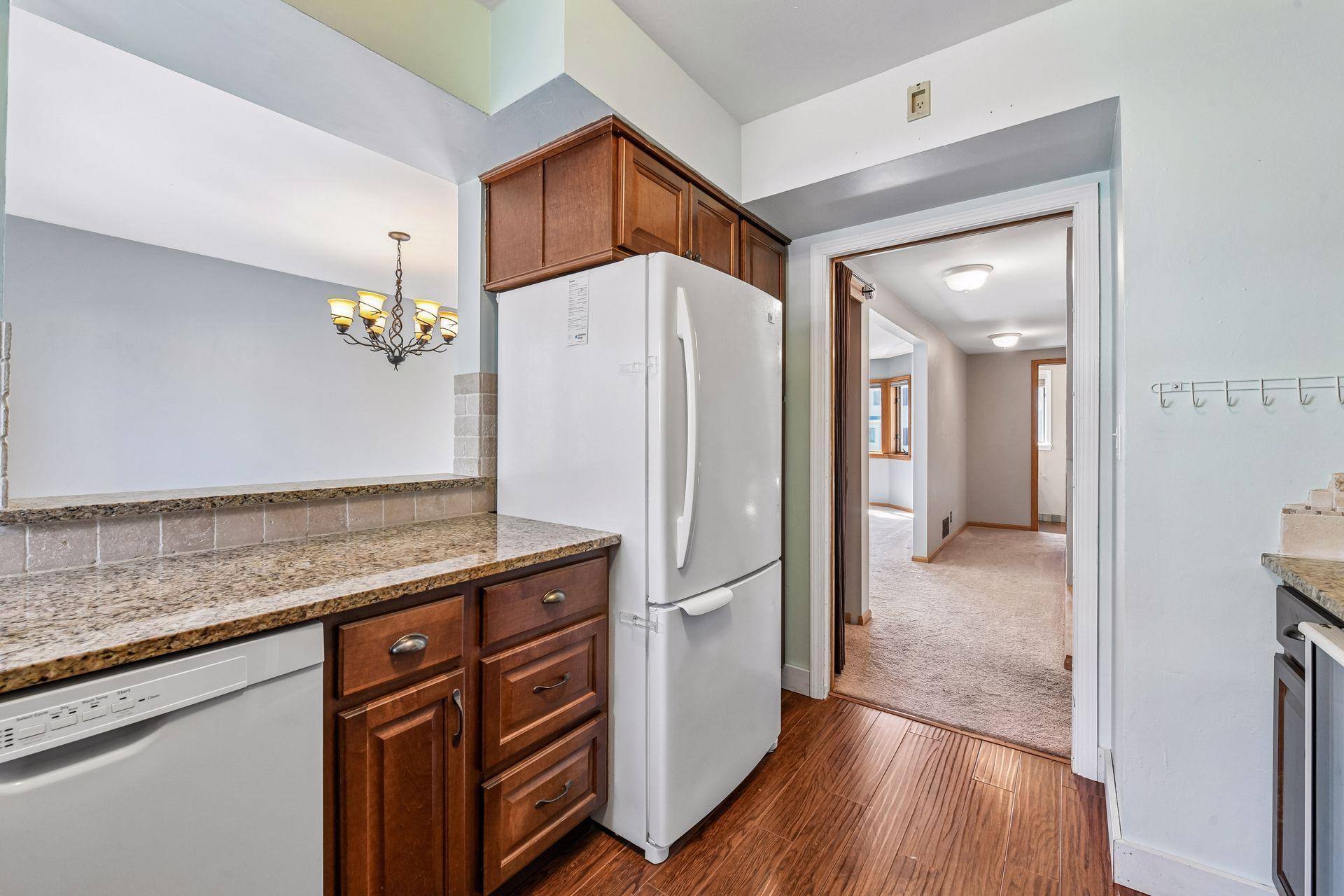 4943 Bayswater Road Minnetonka, MN 55345 - Photo 17 of 56