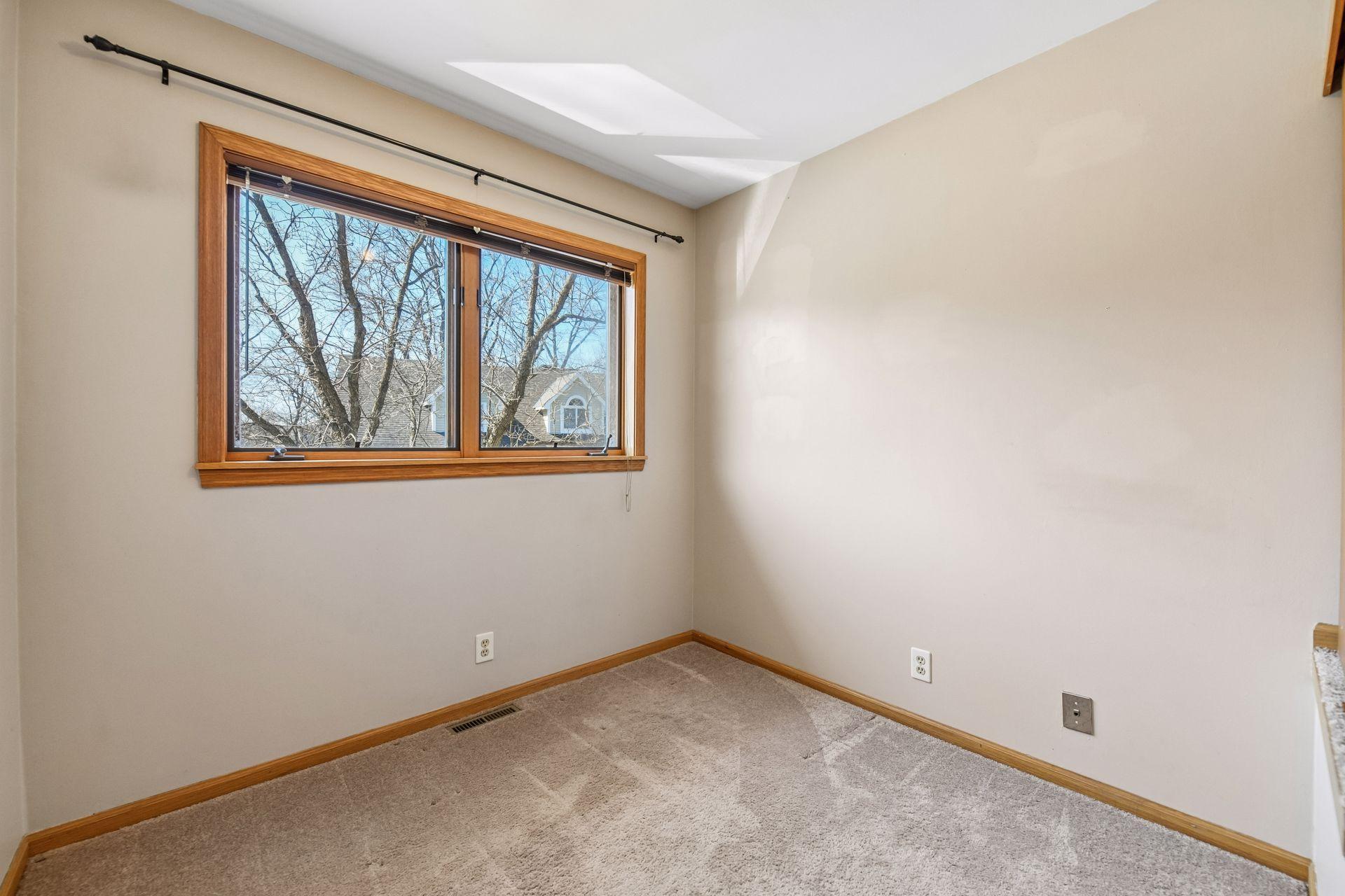 4943 Bayswater Road Minnetonka, MN 55345 - Photo 25 of 56