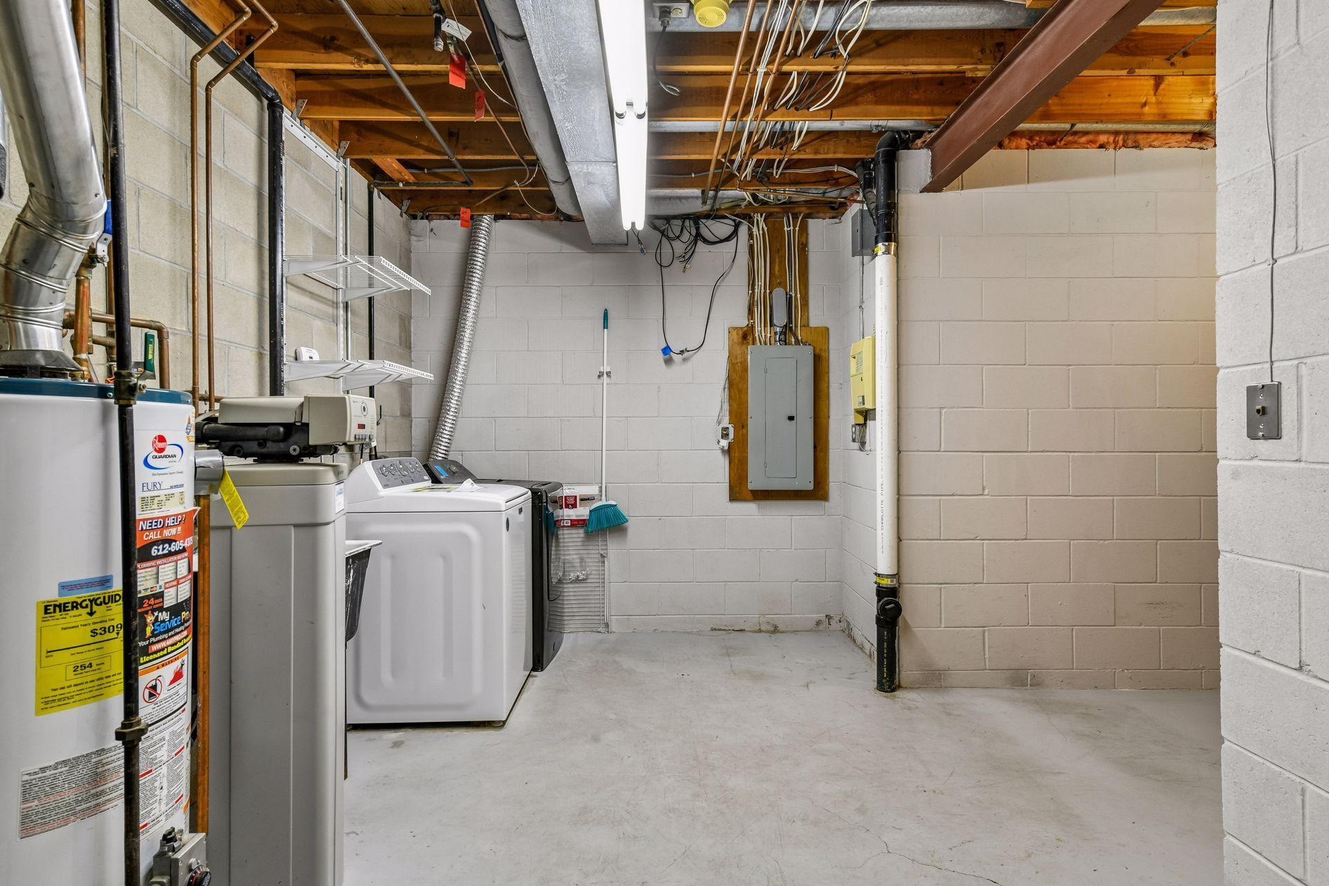 4943 Bayswater Road Minnetonka, MN 55345 - Photo 32 of 56