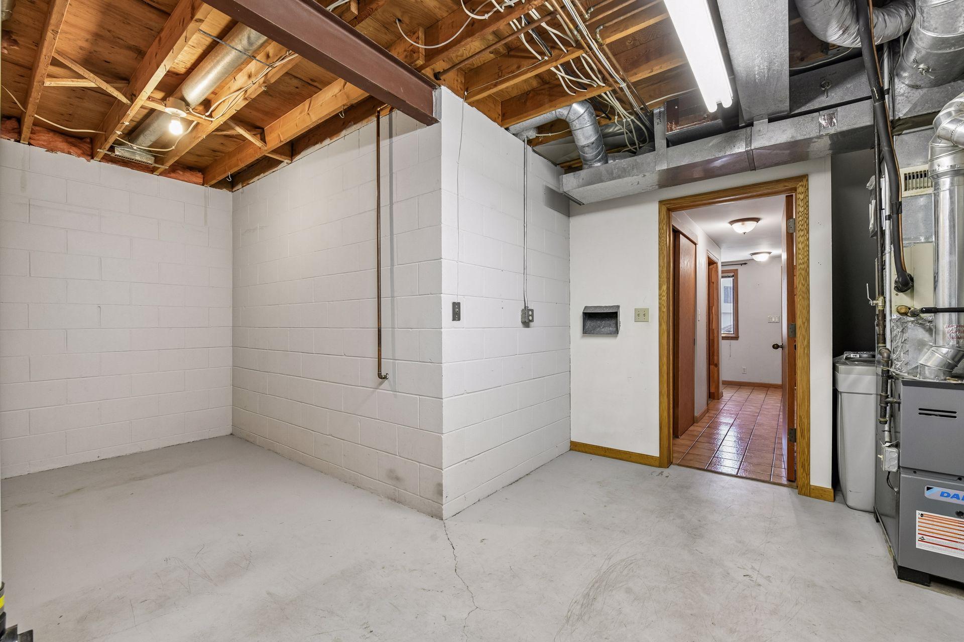 4943 Bayswater Road Minnetonka, MN 55345 - Photo 33 of 56