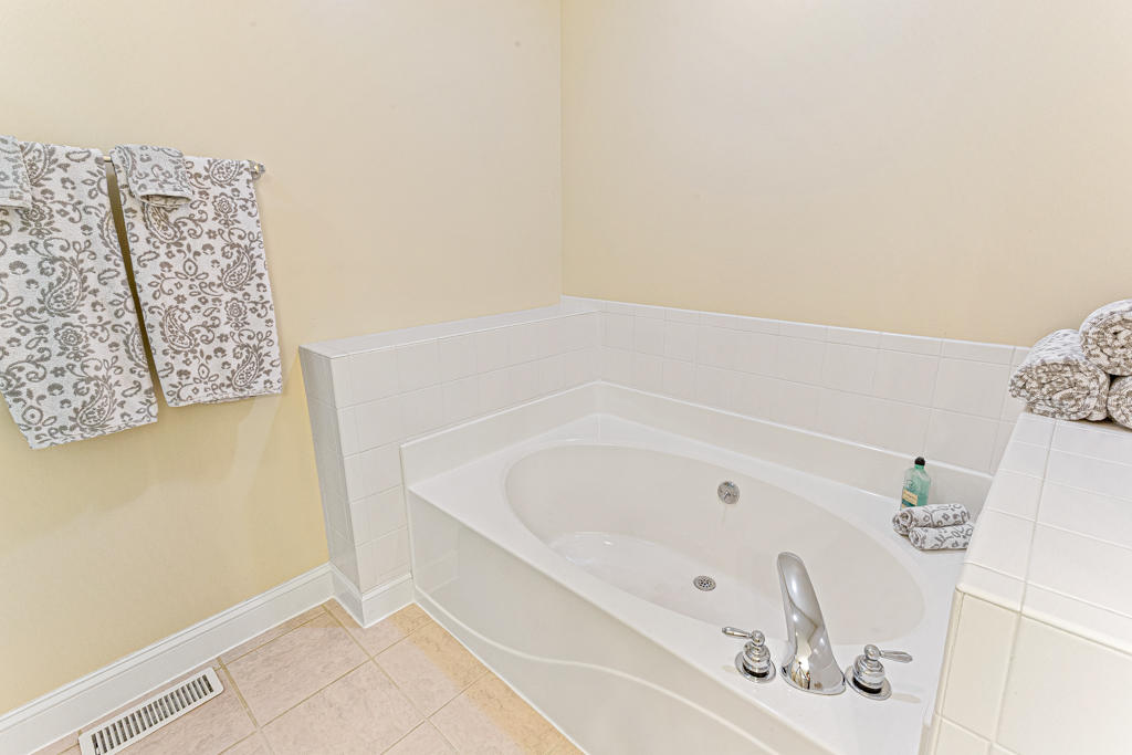 25 Old Hunt Road Pinehurst, NC 28374 - Photo 23 of 47 Master Bathroom Tub
