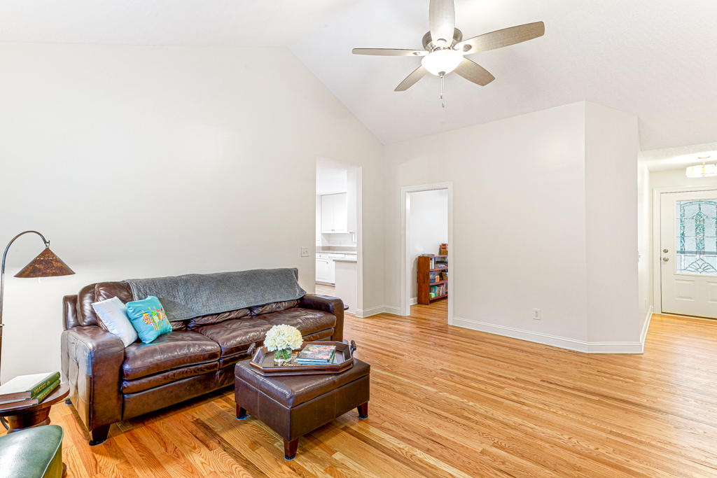 25 Old Hunt Road Pinehurst, NC 28374 - Photo 6 of 47 Living Room to Front