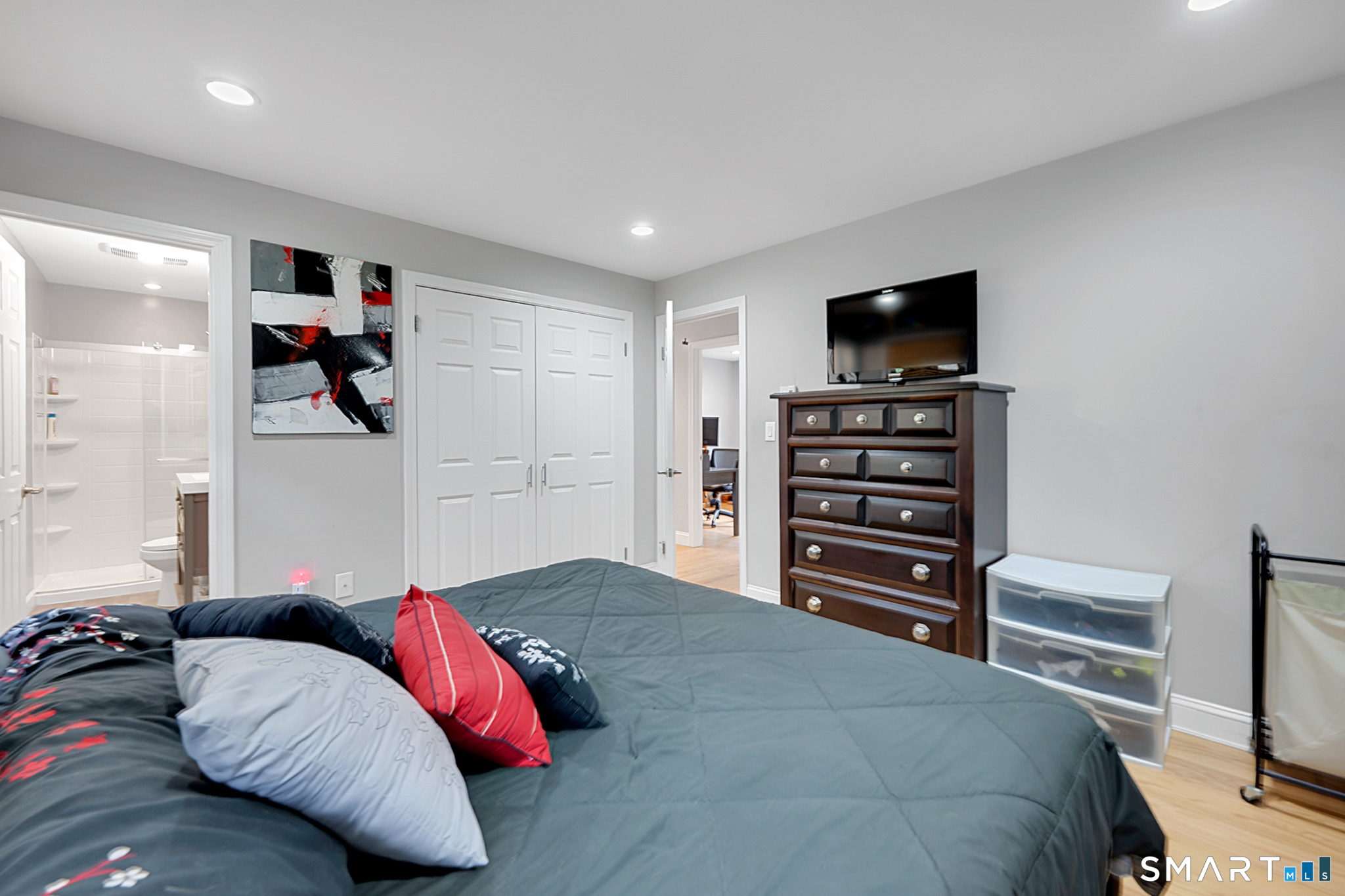 69 Strawberry Hill Road Bristol, CT 06010 - Photo 12 of 29