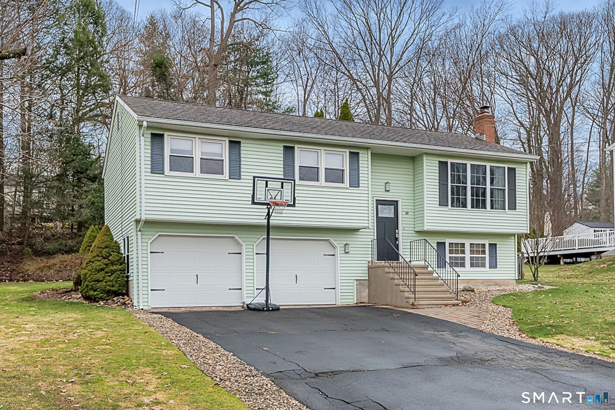 69 Strawberry Hill Road Bristol, CT 06010 - Photo 2 of 29