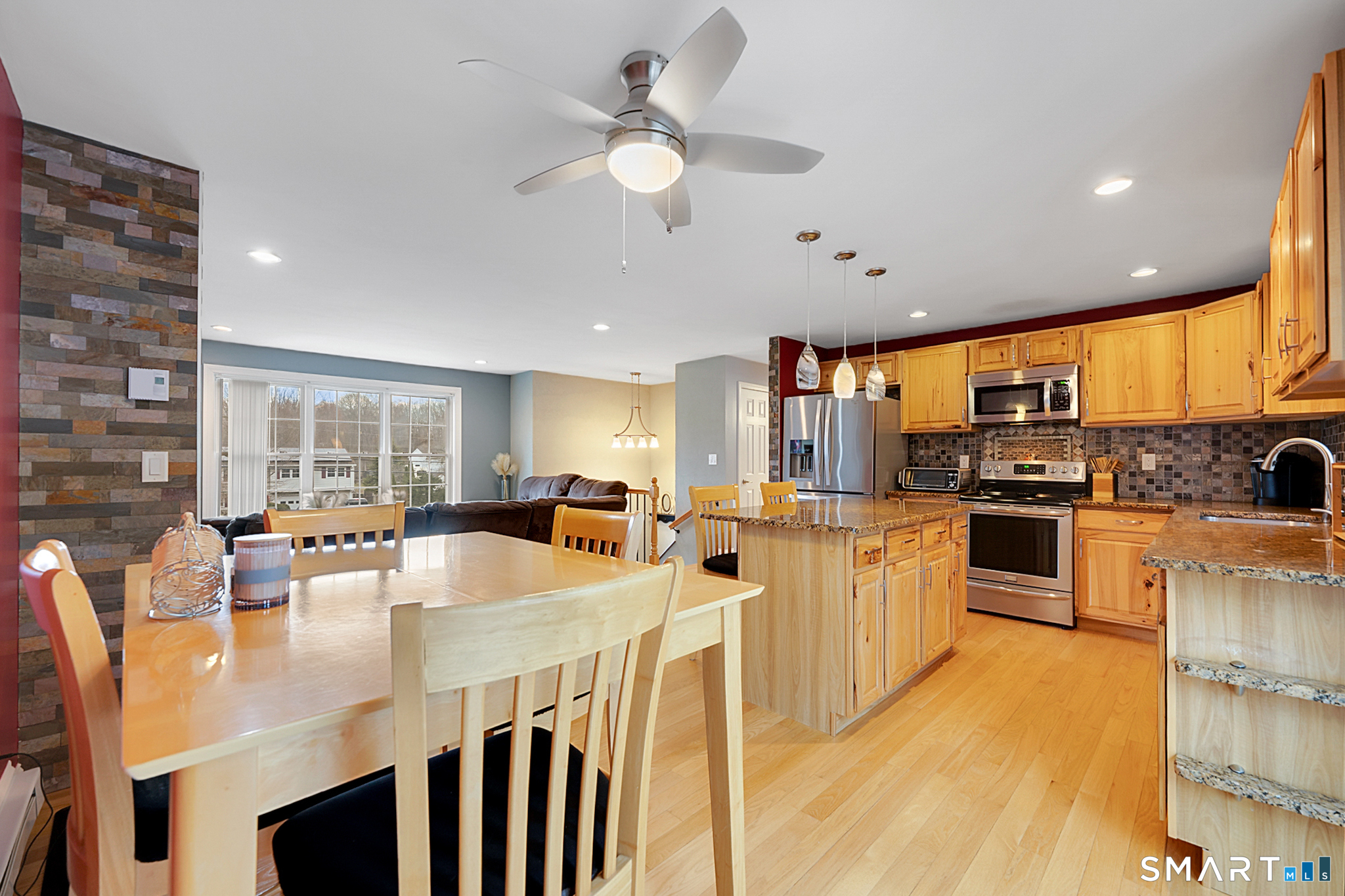 69 Strawberry Hill Road Bristol, CT 06010 - Photo 3 of 29