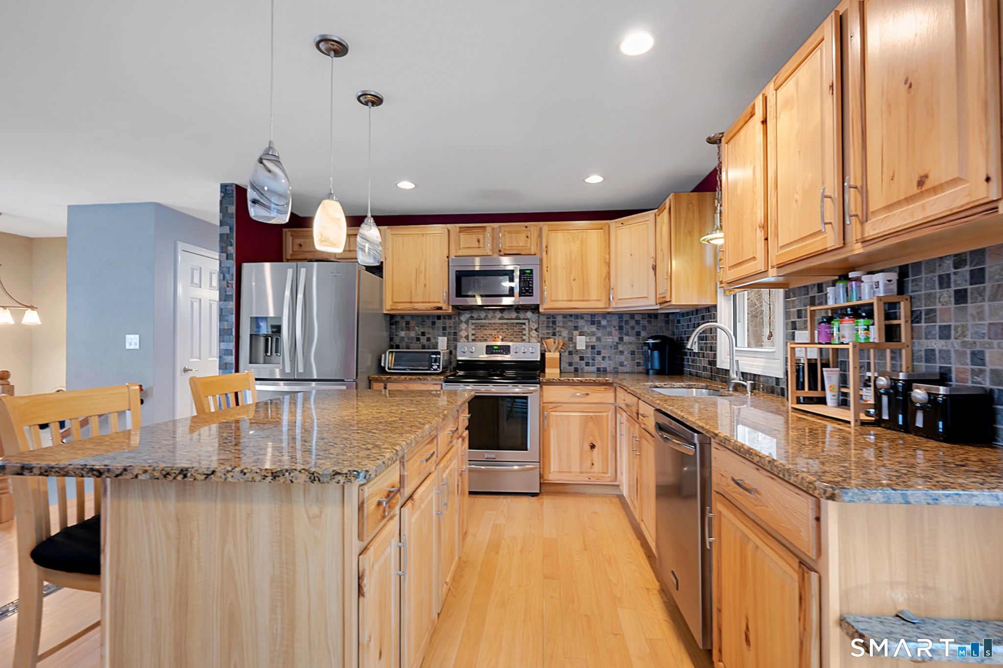 69 Strawberry Hill Road Bristol, CT 06010 - Photo 5 of 29