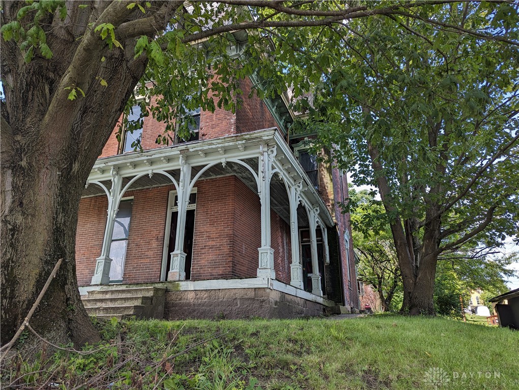 411 South Limestone Street Springfield, OH 45506 - Photo 3 of 5