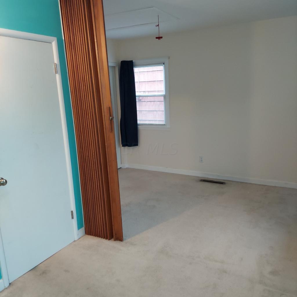 4633 Annhurst Road Columbus, OH 43228 - Photo 19 of 24 F59E009F-E416-4875-805A-2013D9041855