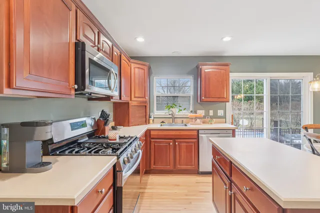 $699,999 | 17 Ridgeview Road, Delran, NJ 08075