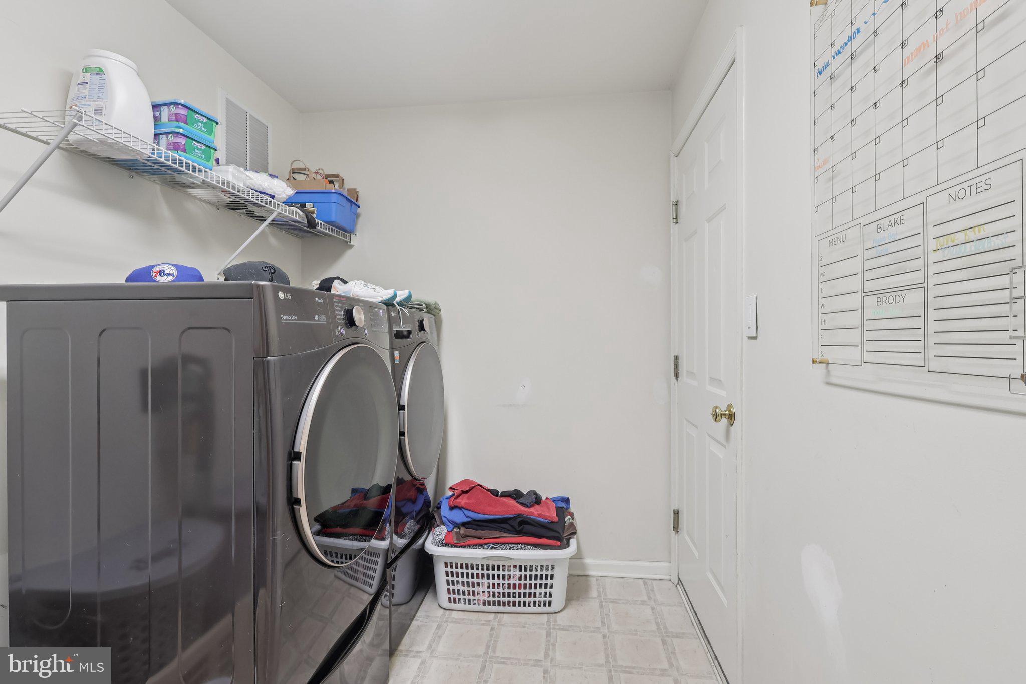 17 Ridgeview Road Delran, NJ 08075 - Photo 15 of 43 a utility room with shower and bathtub