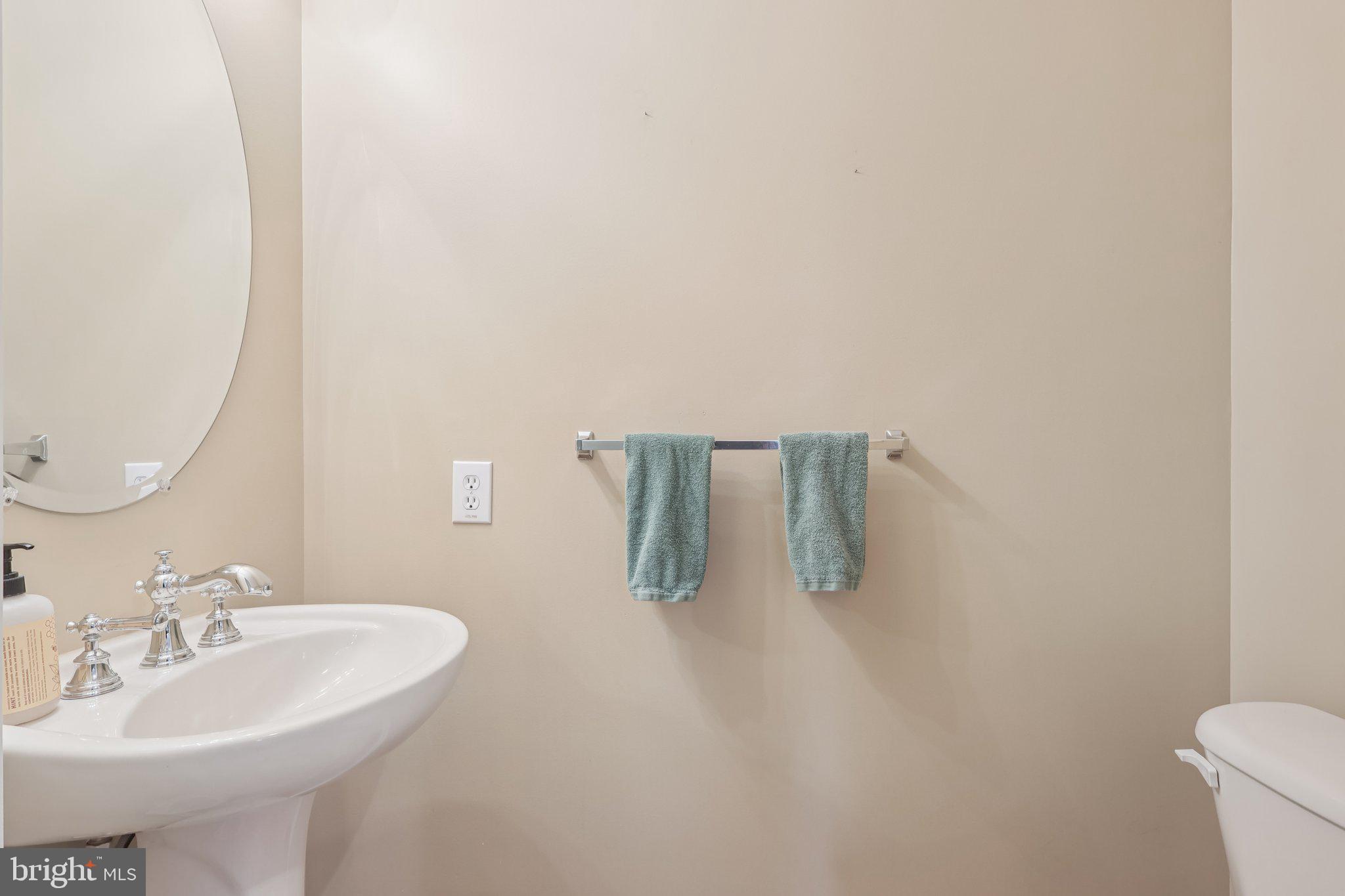 17 Ridgeview Road Delran, NJ 08075 - Photo 17 of 43 a bathroom with a sink and mirror