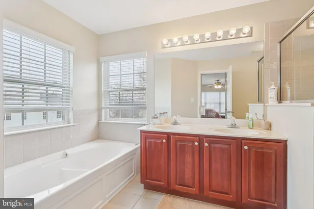 $699,999 | 17 Ridgeview Road, Delran, NJ 08075