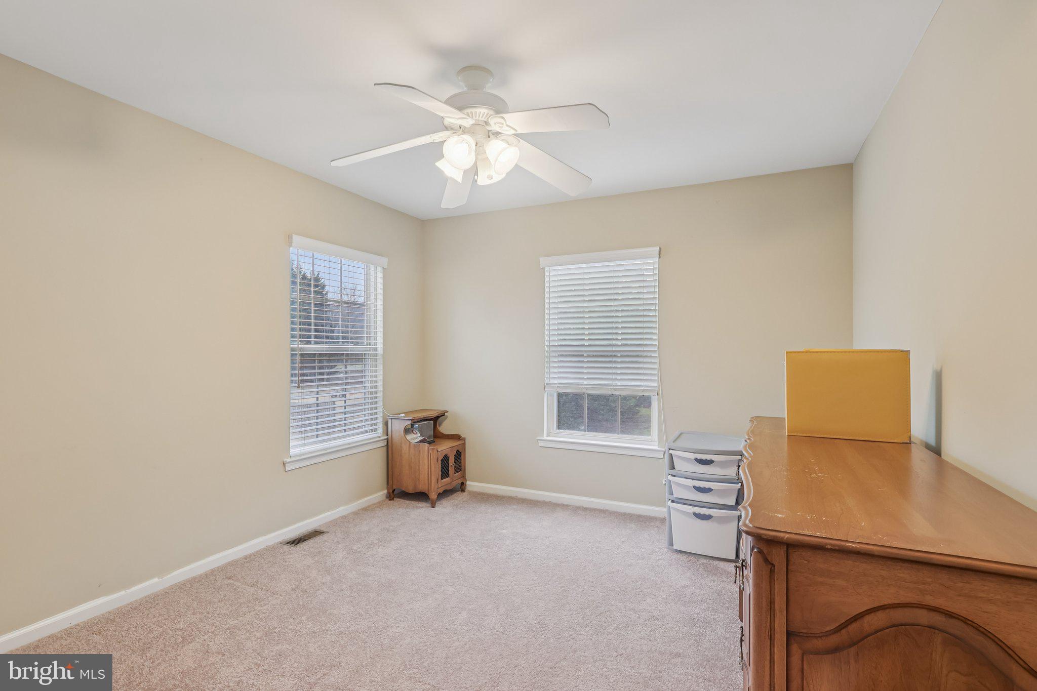 17 Ridgeview Road Delran, NJ 08075 - Photo 24 of 43 an empty room with windows