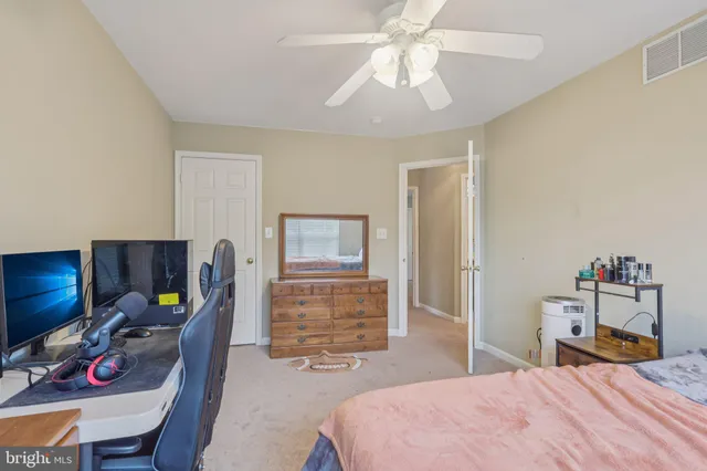 $699,999 | 17 Ridgeview Road, Delran, NJ 08075