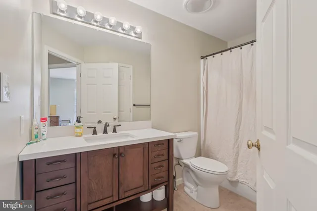 $699,999 | 17 Ridgeview Road, Delran, NJ 08075