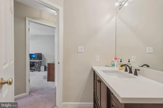 $699,999 | 17 Ridgeview Road, Delran, NJ 08075