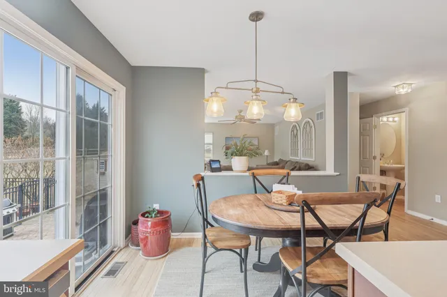 $699,999 | 17 Ridgeview Road, Delran, NJ 08075