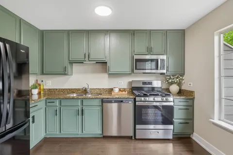$369,000 | 856 West St Johns Place, Palatine, IL 60067