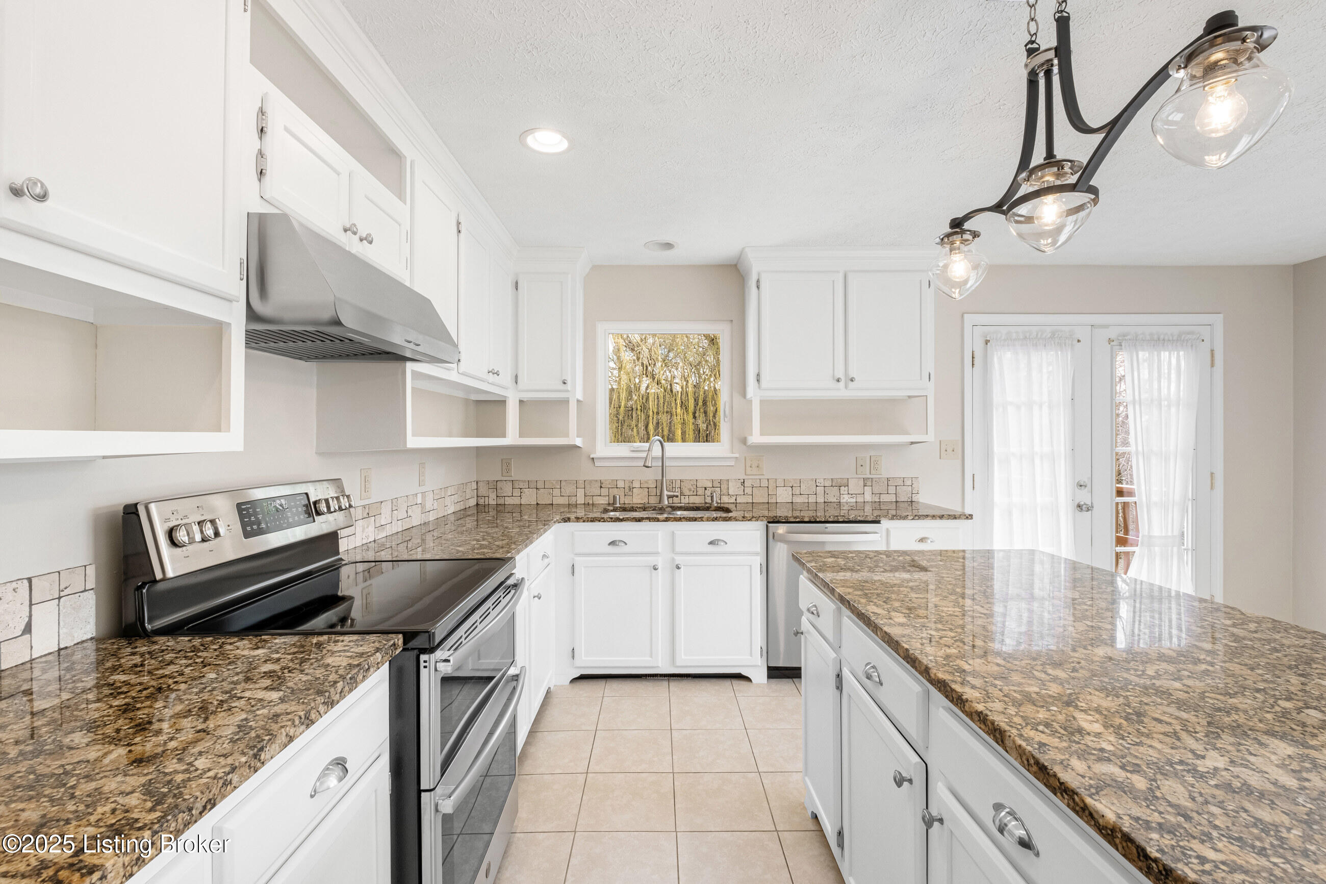 235 Rolling Ridge Way Simpsonville, KY 40067 - Photo 12 of 42 235rolling ridge_028