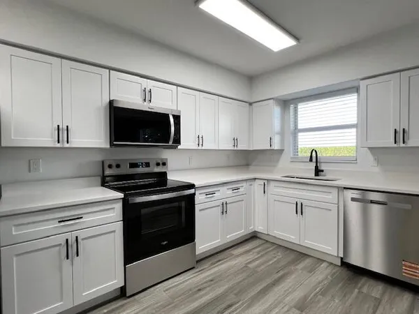 $3,500 | 2801 West Canal Street North, Belle Glade, FL 33430