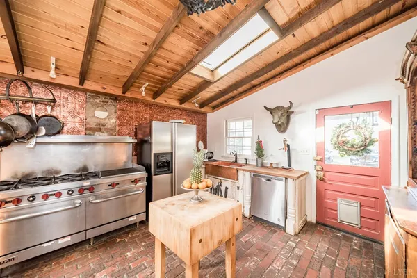 $1,099,900 | 2416 Lowesville Road, Amherst, VA 24521