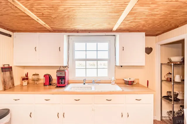 $1,099,900 | 2416 Lowesville Road, Amherst, VA 24521