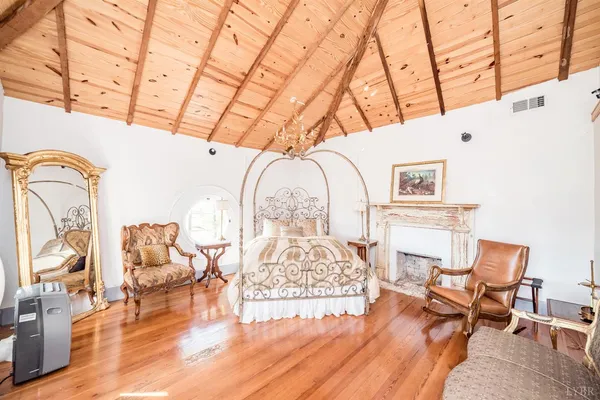 $1,099,900 | 2416 Lowesville Road, Amherst, VA 24521