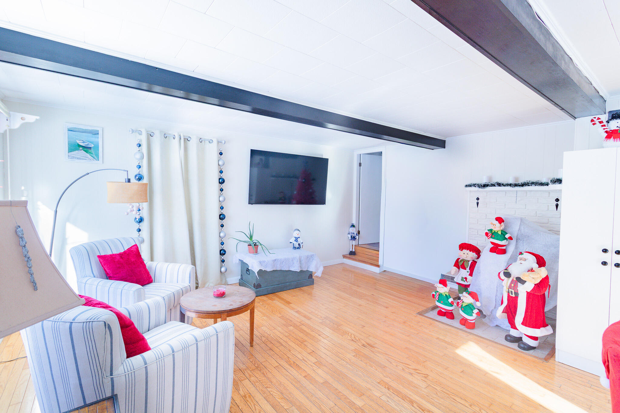 502 Newbury Neck Road Surry, ME 04684 - Photo 14 of 38 living room