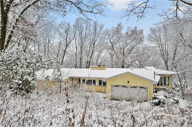 $600,000 | 3145 Scenic Drive, Mars, PA 16046