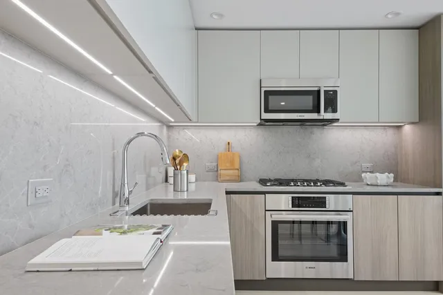 $1,015,000 | 155 Bay Street, Unit 1605, Jersey City, NJ 07302