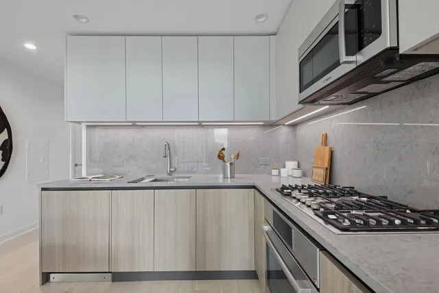 $1,015,000 | 155 Bay Street, Unit 1605, Jersey City, NJ 07302