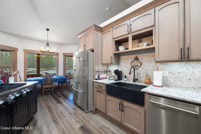 $1,050,000 | 1829 West Smoke Tree Avenue, Athol, ID 83801