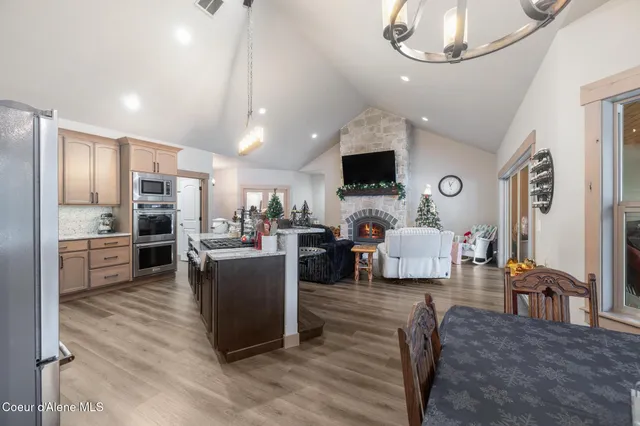 $1,050,000 | 1829 West Smoke Tree Avenue, Athol, ID 83801