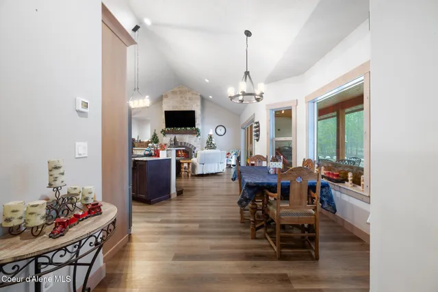 $1,050,000 | 1829 West Smoke Tree Avenue, Athol, ID 83801