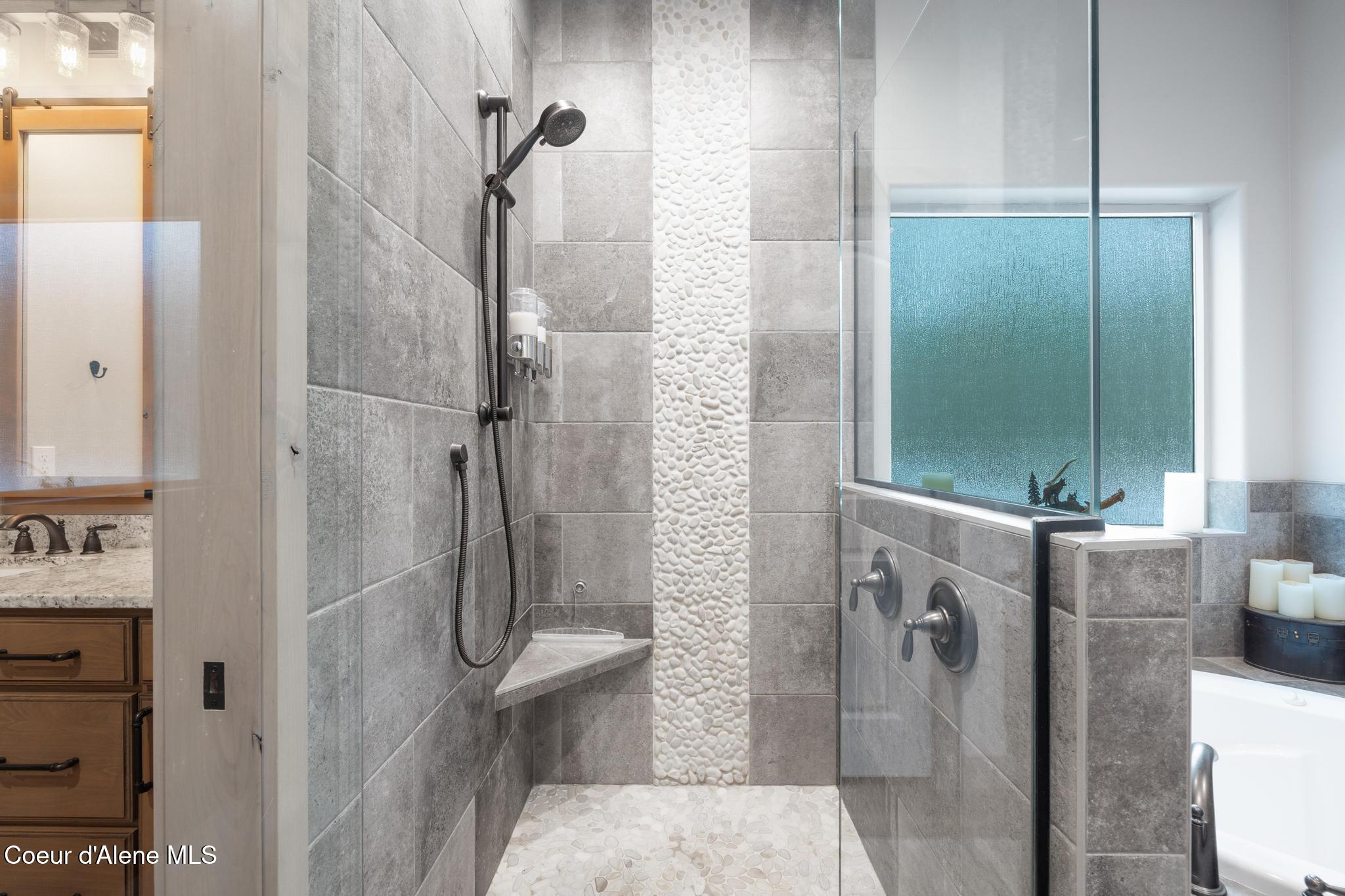 1829 West Smoke Tree Avenue Athol, ID 83801 - Photo 28 of 46 Master Shower