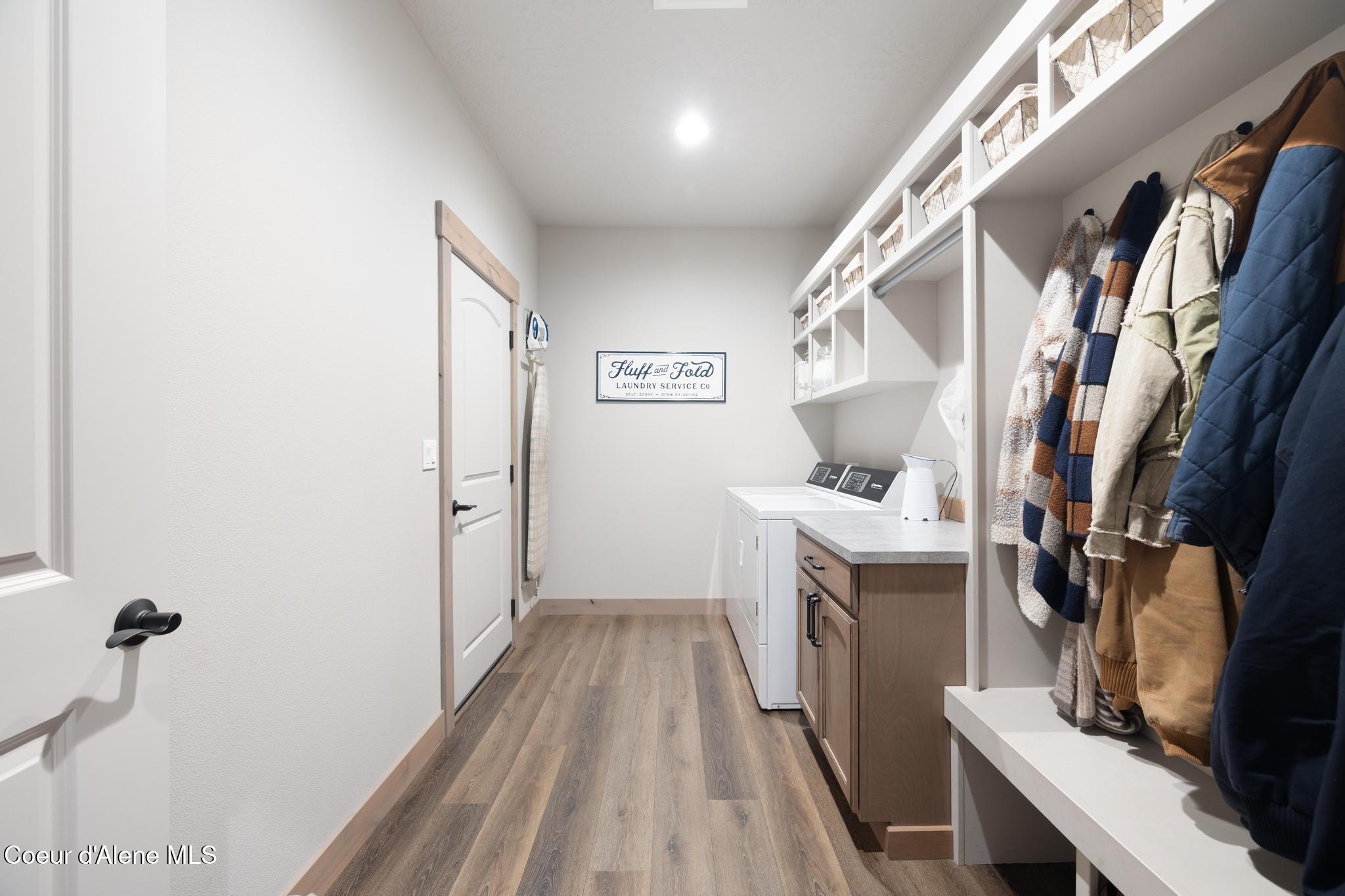 1829 West Smoke Tree Avenue Athol, ID 83801 - Photo 31 of 46 Laundry/Mud Room