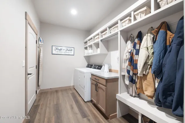 $1,050,000 | 1829 West Smoke Tree Avenue, Athol, ID 83801