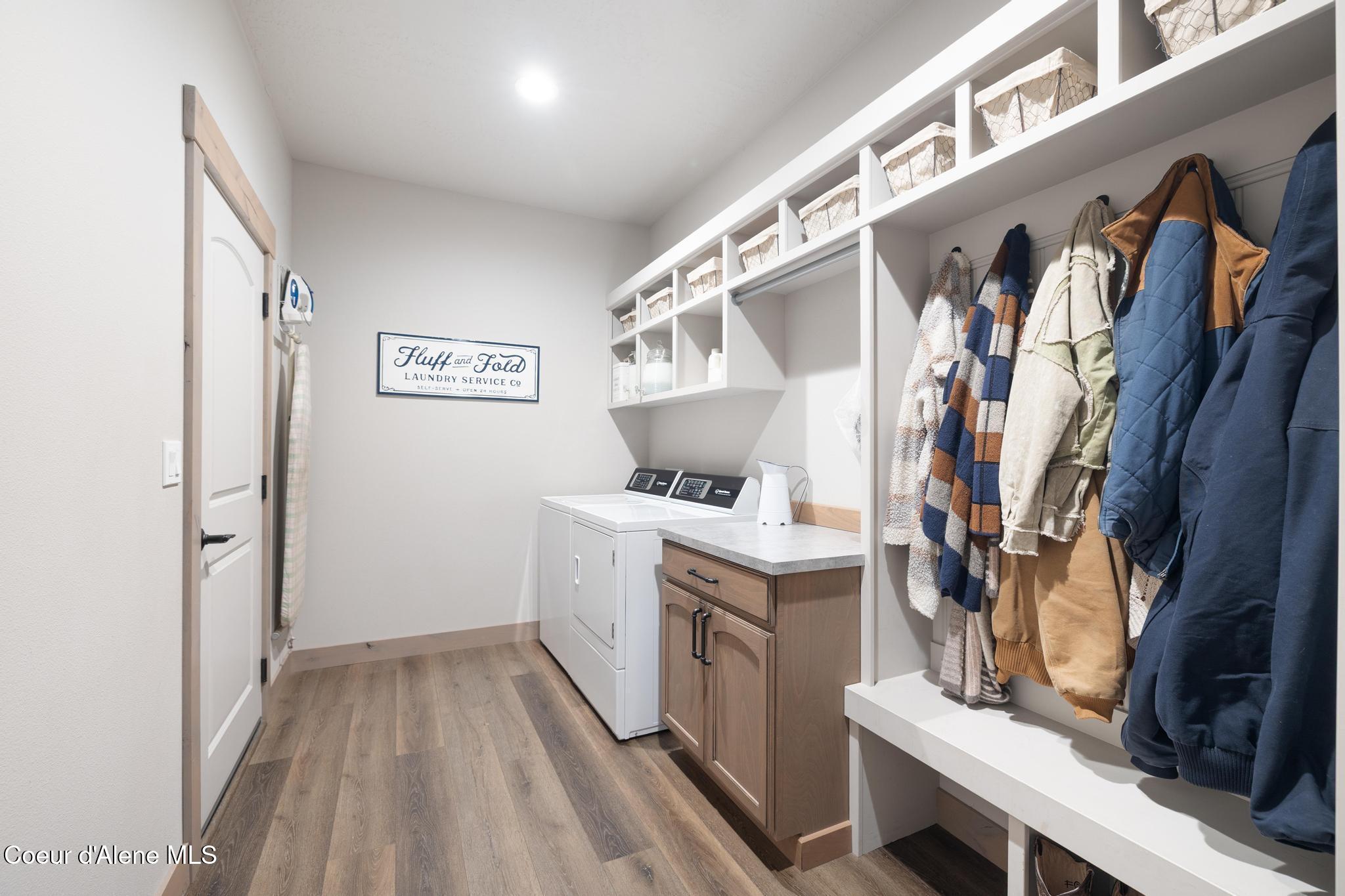 1829 West Smoke Tree Avenue Athol, ID 83801 - Photo 32 of 46 Laundry/Mud Room