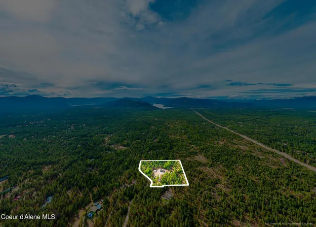 $1,050,000 | 1829 West Smoke Tree Avenue, Athol, ID 83801