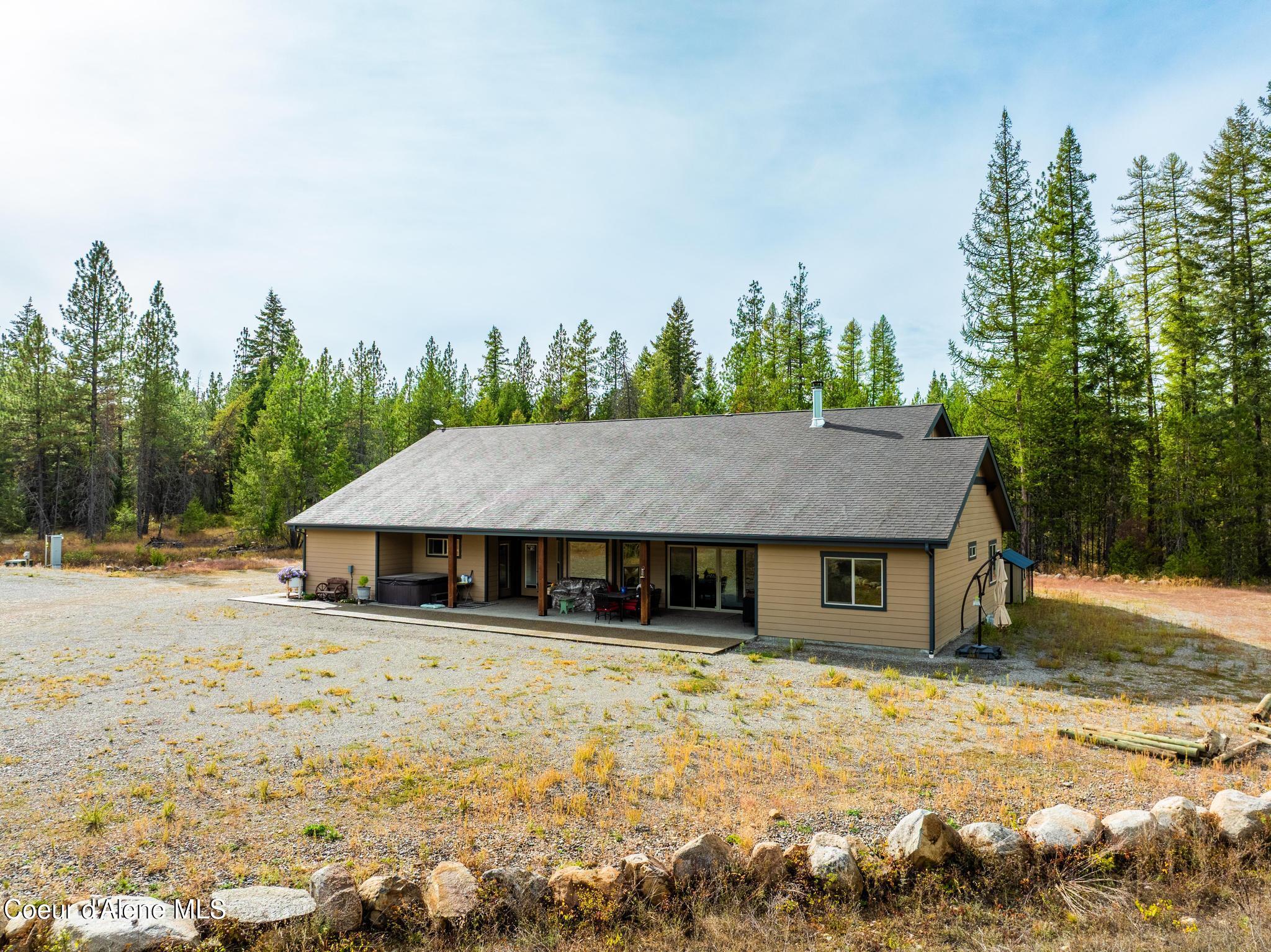 1829 West Smoke Tree Avenue Athol, ID 83801 - Photo 6 of 46 Covered Back Porch