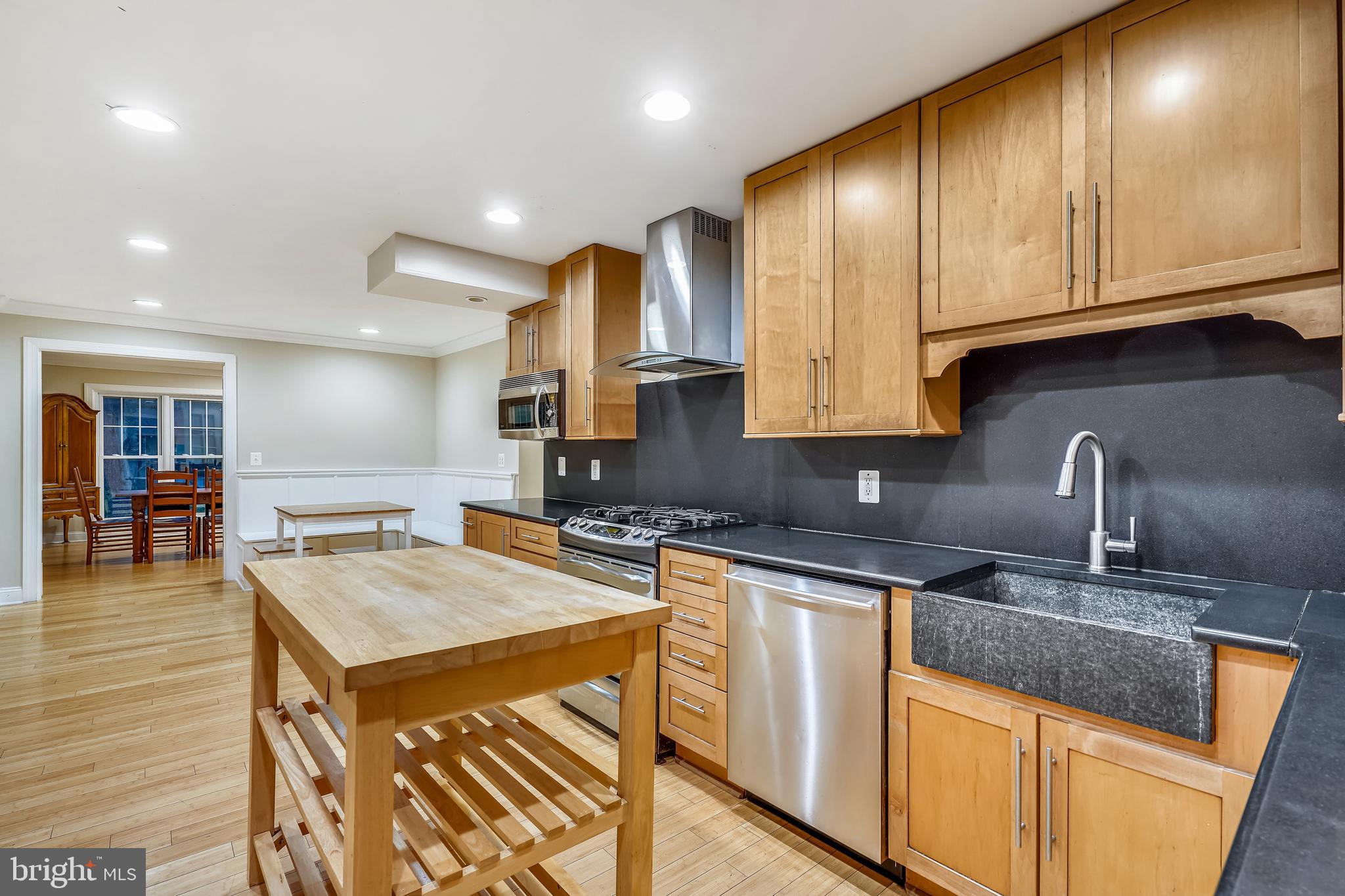 3206 Fox Mill Road Oakton, VA 22124 - Photo 19 of 56 GOURMET KITCHEN WITH GRANITE, SS, MAPLE CABINETS