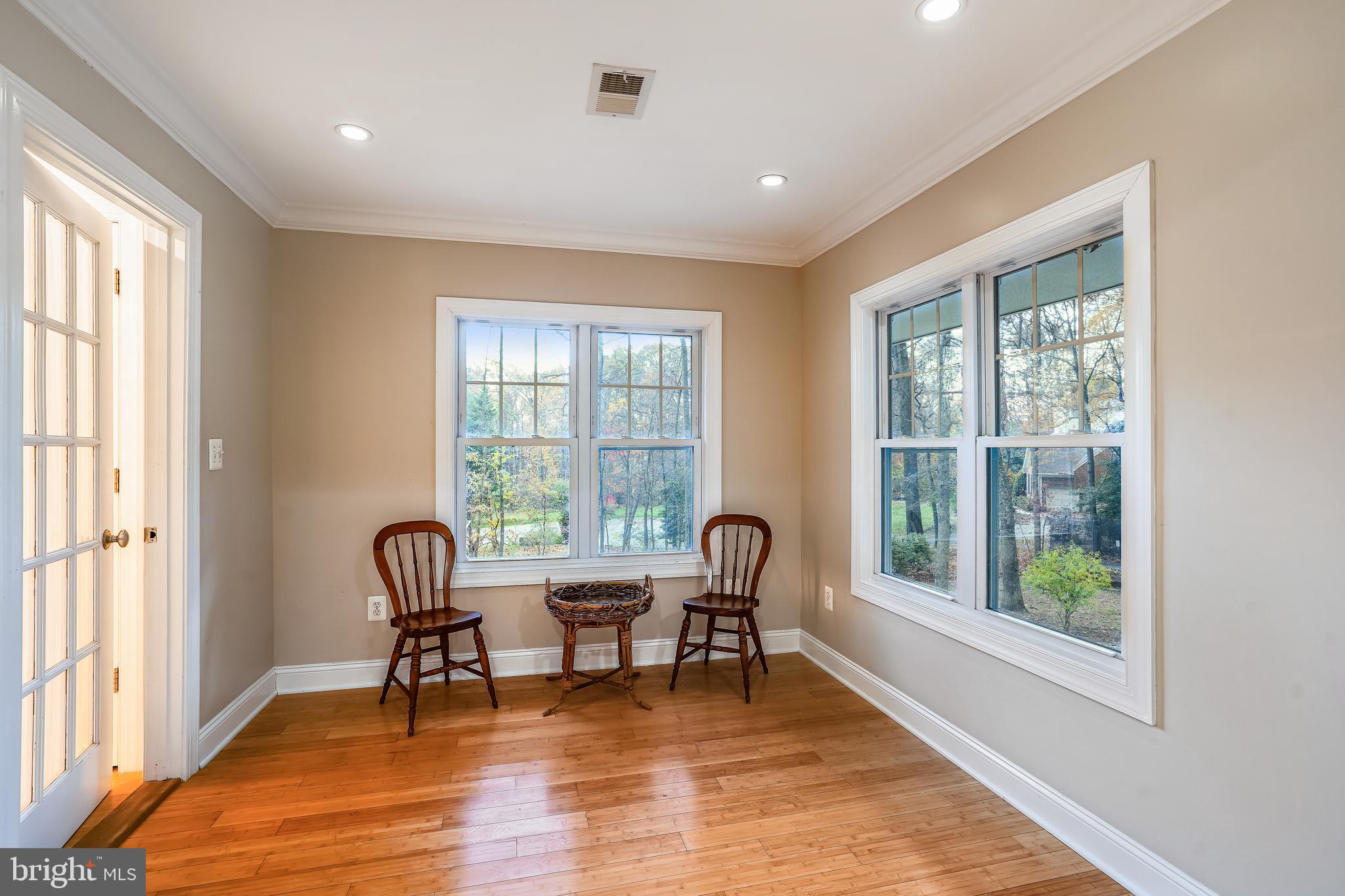 3206 Fox Mill Road Oakton, VA 22124 - Photo 34 of 56 SITTING ROOM OR CONVENIENT HOME OFFICE