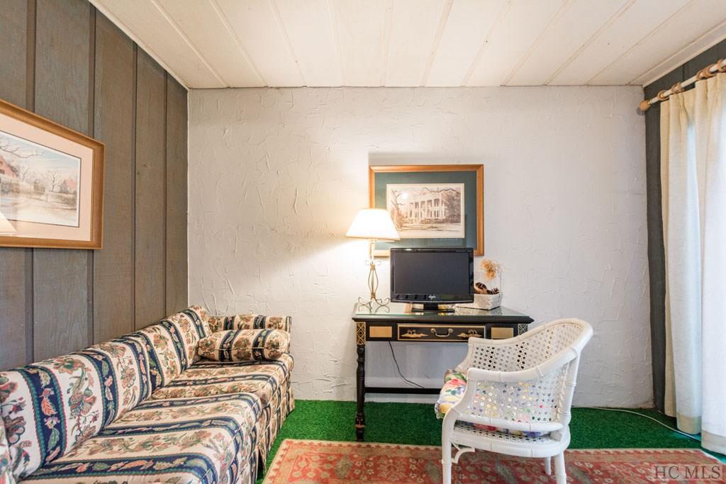 435 Overlook Road, Unit 1B Sapphire, NC 28774 - Photo 31 of 42 Gallery Image 31