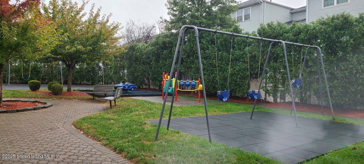 34 Lorraine Loop Staten Island, NY 10309 - Photo 33 of 33 a view of a park