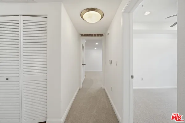 $760,000 | 128 North Oak Knoll Avenue, Unit 202, Pasadena, CA 91101