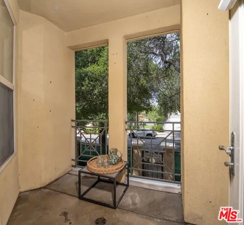 $760,000 | 128 North Oak Knoll Avenue, Unit 202, Pasadena, CA 91101